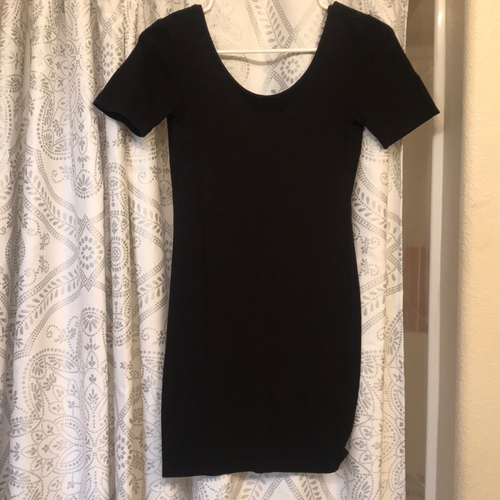 Black bodycon dress